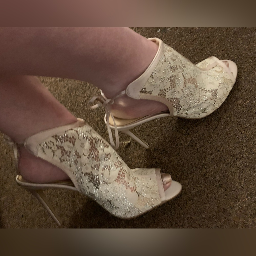 CHAMPAGNE/BLUSH LACE STILLETTO PEEP TOE ANKLE BOOTIE 9.5 RARE PAIR!